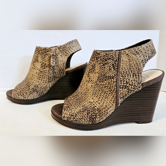 Cole Haan Ripley Sandstone Snake print Wedge Sandal - Picture 2 of 12